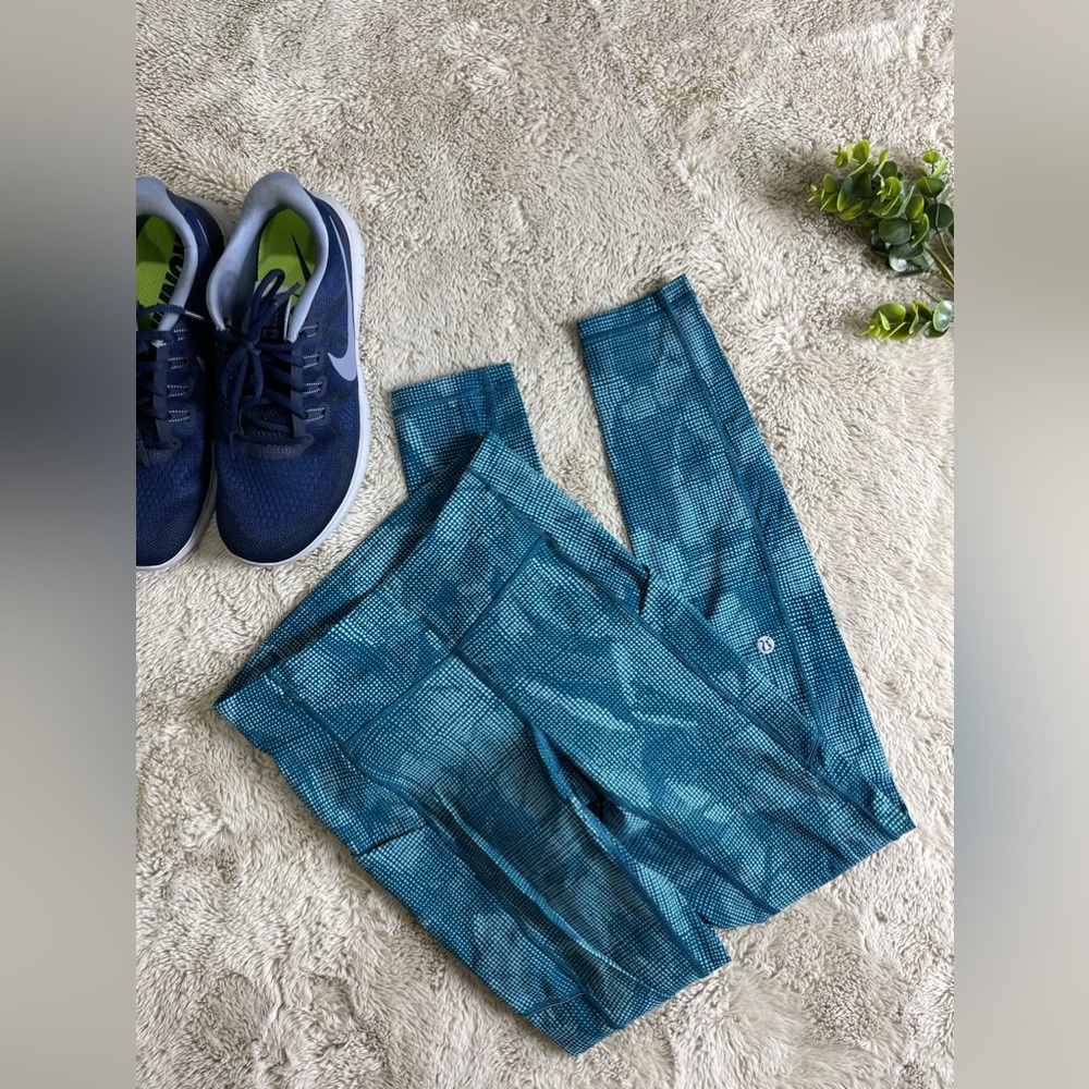 Lululemon Speed Up Tight 28" Illusion Tidal Teal Bermuda Teal side 2